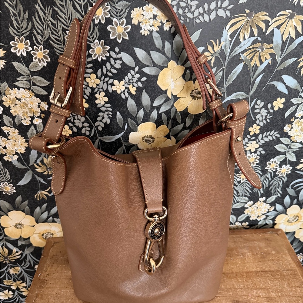 Dooney & Bourke Lilly bucket bag -elephant color